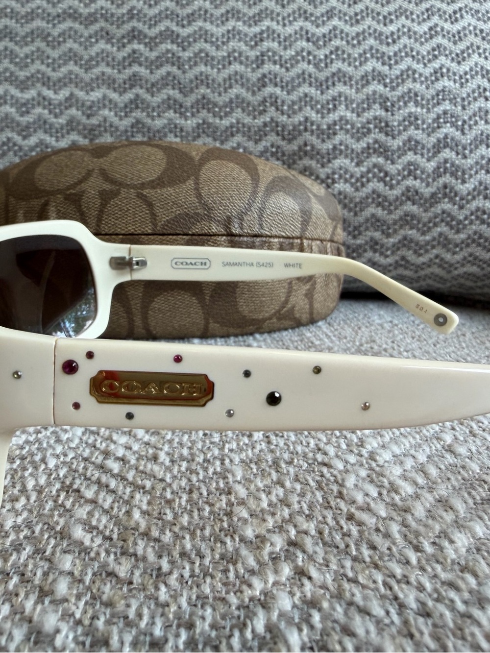 Coach Samantha S425 White Oversized Sunglasses + Signature Case - Picture 3 of 4